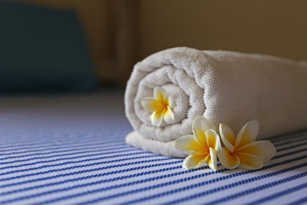 Surfers House Hotell Kuta Lombok Exteriör bild