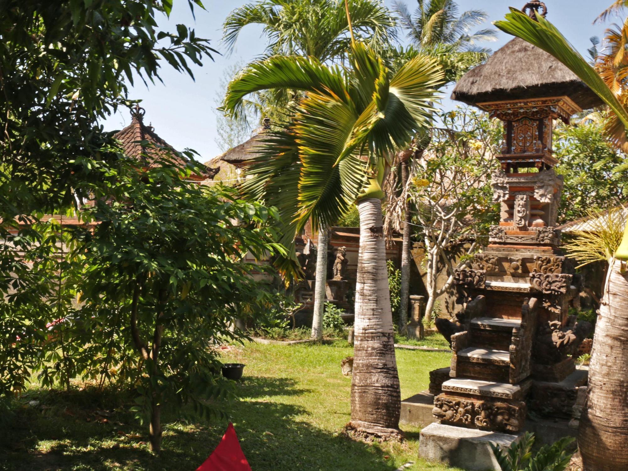 Surfers House Hotell Kuta Lombok Exteriör bild