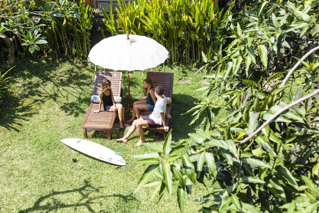 Surfers House Hotell Kuta Lombok Exteriör bild