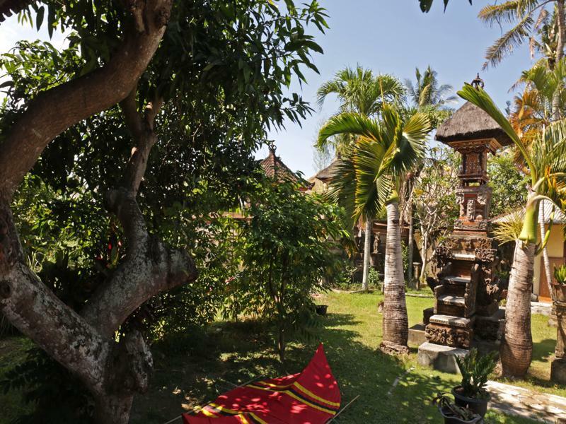 Surfers House Hotell Kuta Lombok Exteriör bild